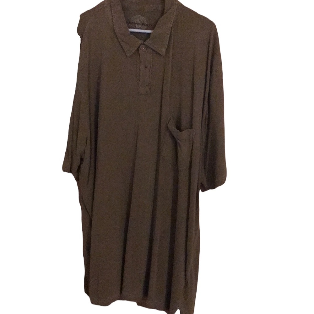 A short sleeved collard shirt